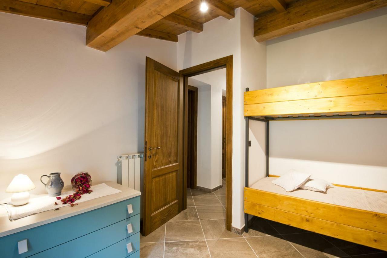Le Casine Del Borgo Bed & Breakfast Борго а Моцано Екстериор снимка